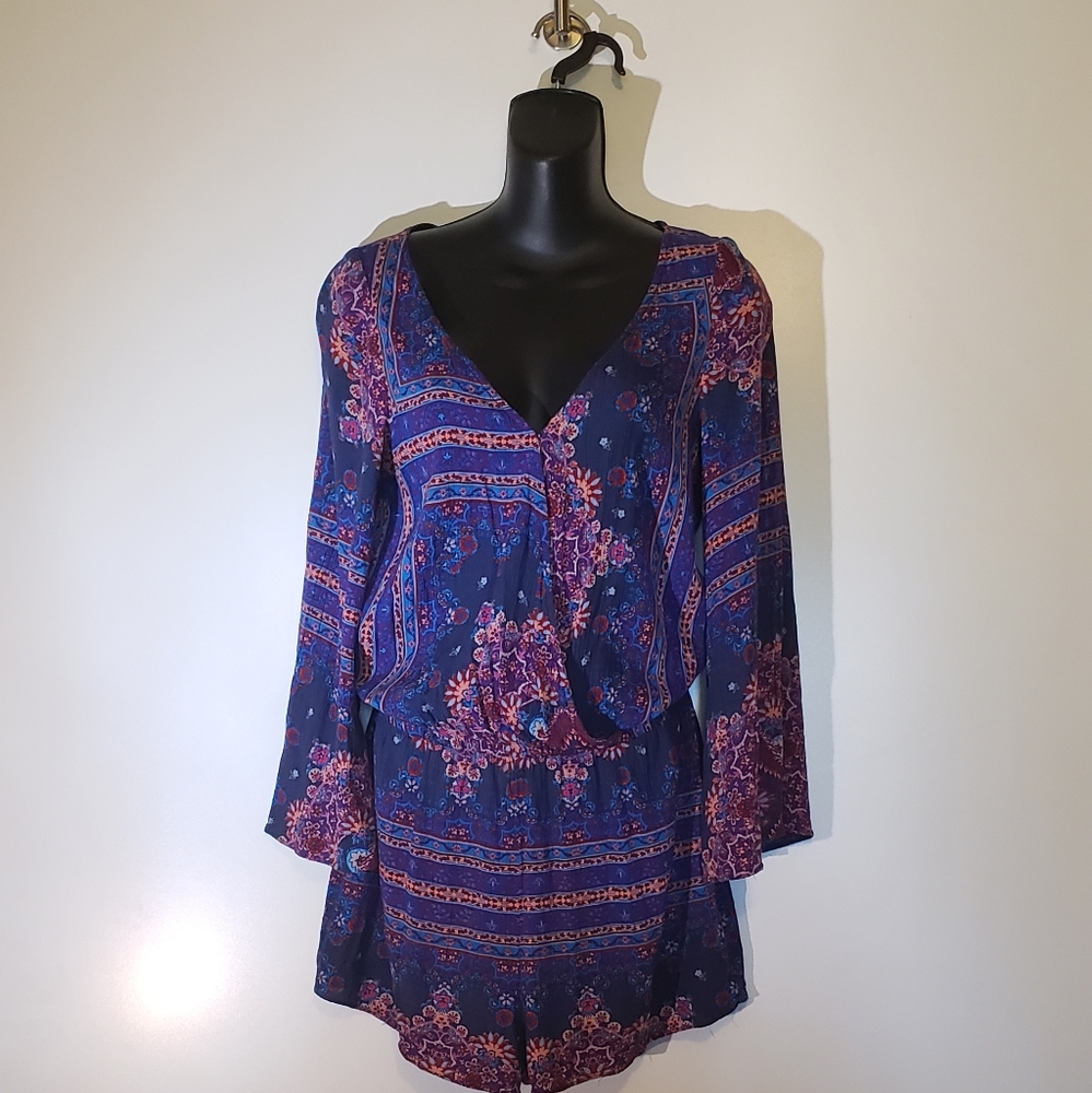 American Eagle sz. M long sleeve w/ shorts Romper